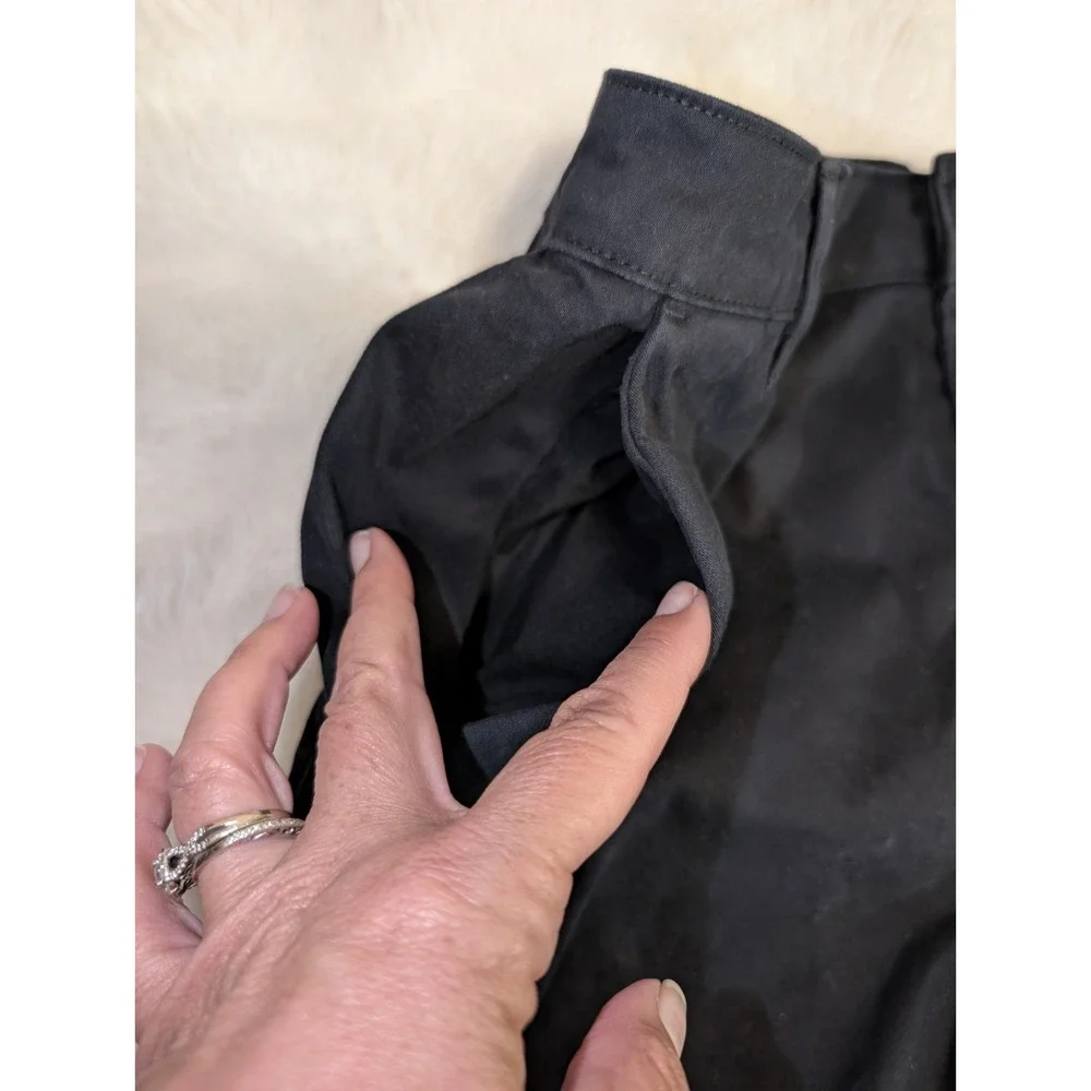 Banana Republic Ladies Everyday Trendy Zip Fly Shorts with Pockets Size 12 Black